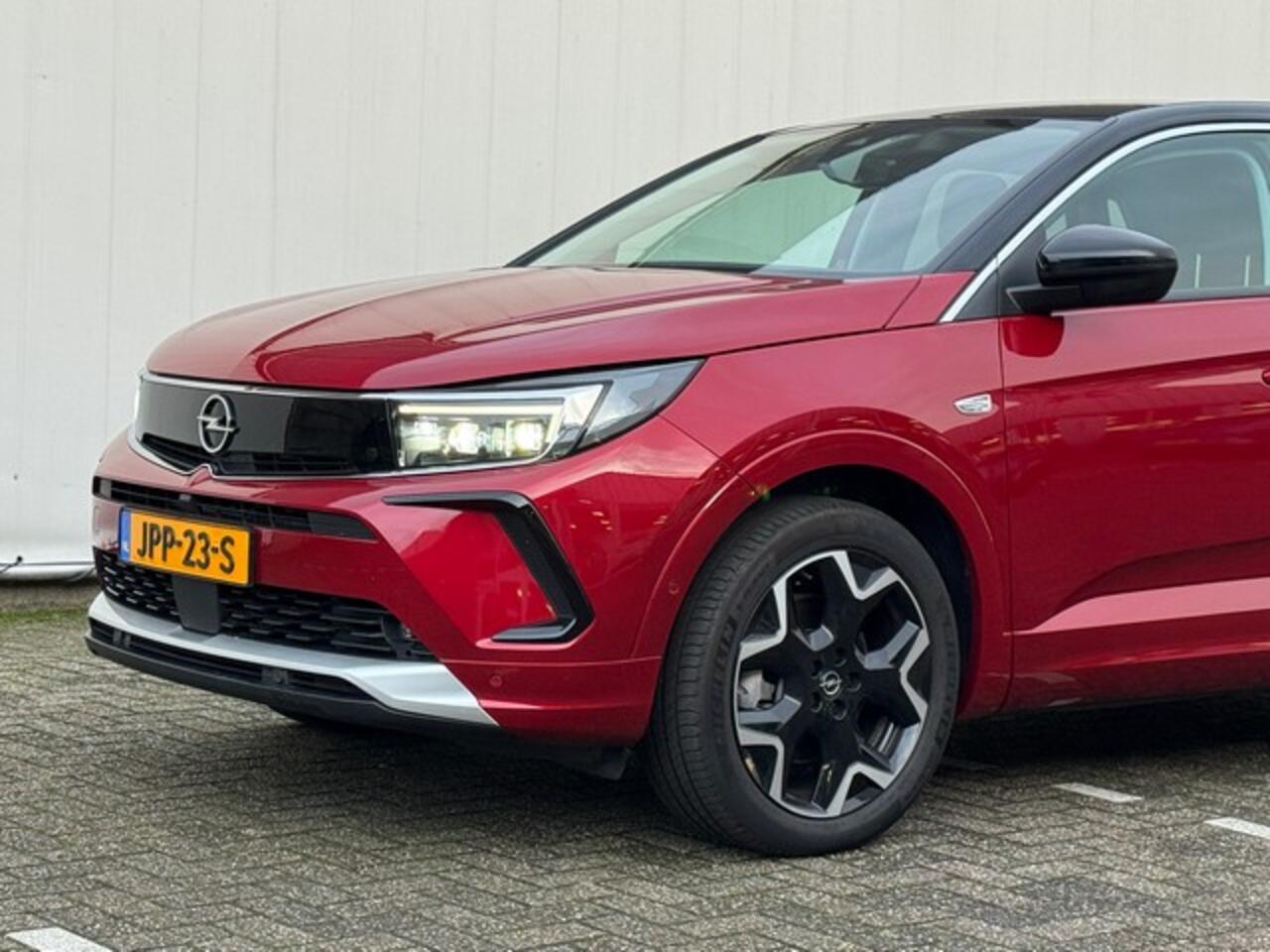 Opel Grandland 1.6 Turbo Plug-In Hybrid Elegance met Navi/Camera, Trekhaak, 19inch, Winterpakket