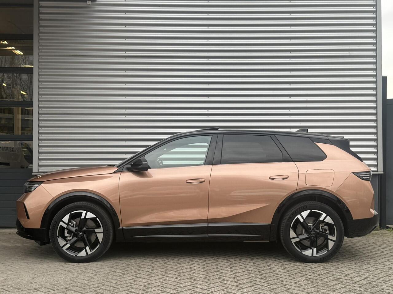 Opel Grandland Electric GS 73kWh 210pk | FOCAL | 360° CAMERA | NAVI | ELEKT. ACHTERKLEP | AGR STOELEN | PANO DAK |