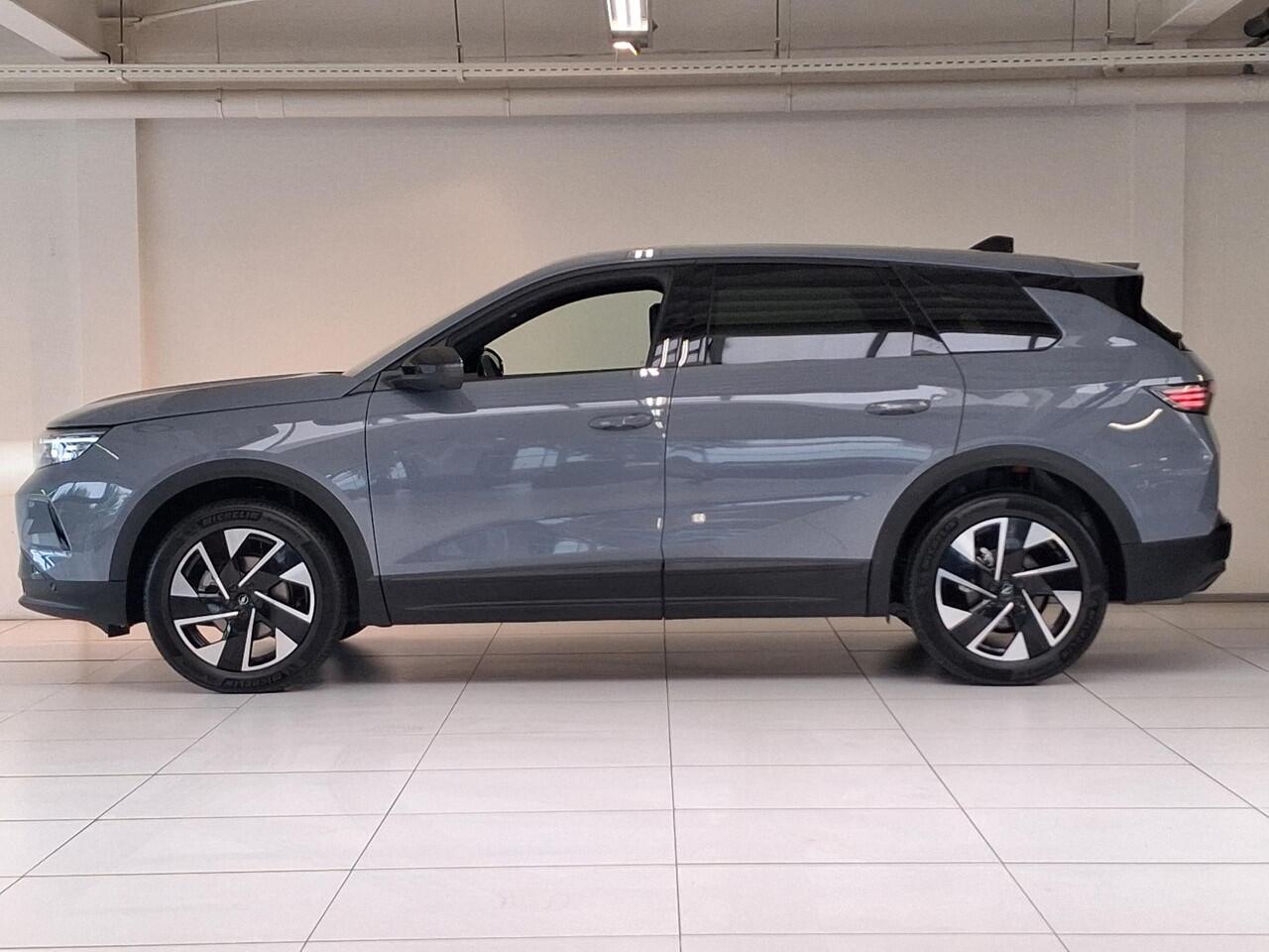 Opel Grandland 1.2 Turbo Hybrid Business Edition Automaat | Navigatie | Panoramisch Schuifdak | Head-Up Display | Elektrische Kofferklep | Focal Hi-Fi |