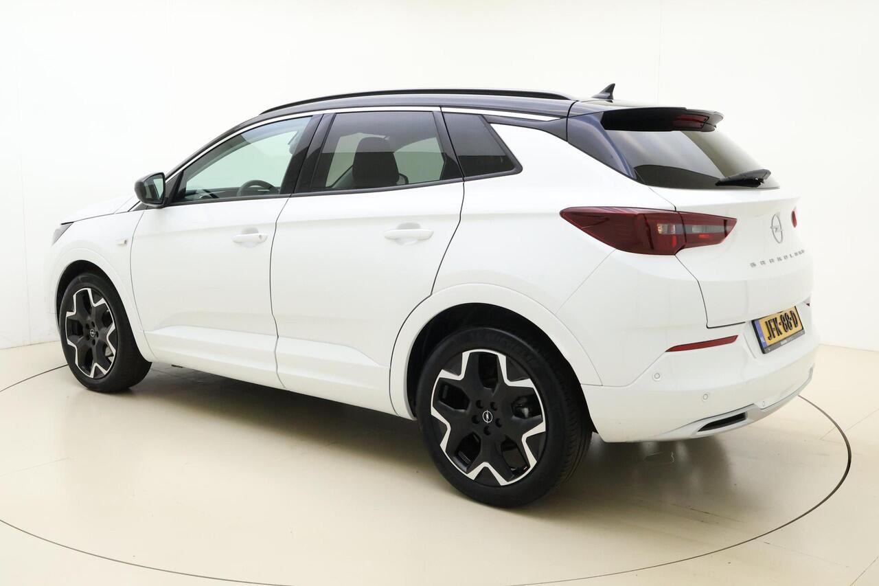 Opel Grandland 1.2 Turbo Ultimate Automaat | Navigatie | Elektrische Achterklep | Stoelverwarming | Climate & Cruise Control | Alcantara bekleding | Zwart dak | Lichtmetalen velgen