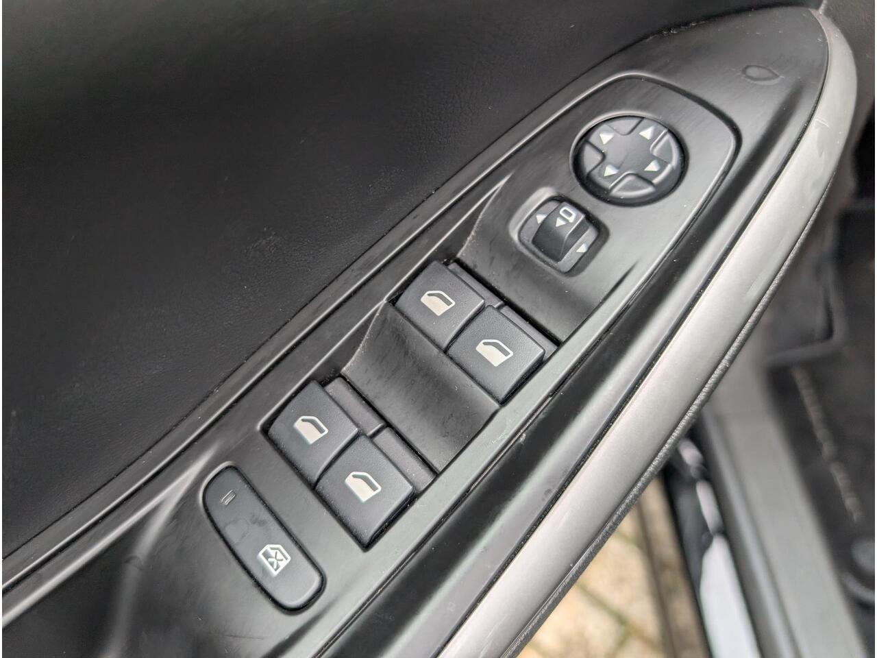 Opel Grandland Ultimate 1.6 PHEV 225pk Hybrid e-EAT8 | LEDEREN BEKLEDING | LED PIXEL | 360° CAMERA | KEYLESS | ELEK. A.KLEP | NAVI PRO |