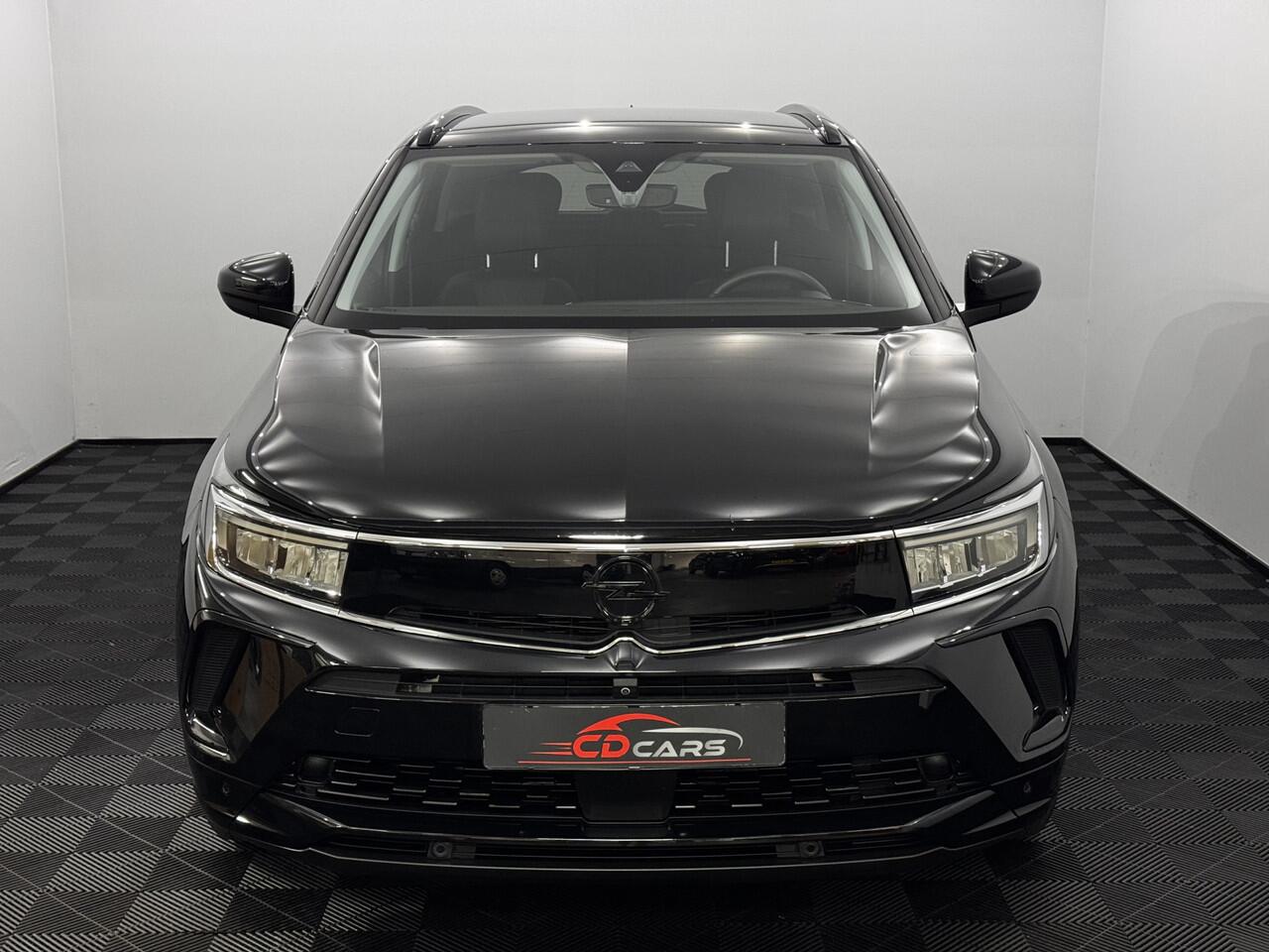 Opel Grandland 1.6 Turbo Plug-In Ultimate Half leder, 360 Camera, Navi, Keyless start, Winterpakket, Elektrische achterklep, Virtual desk