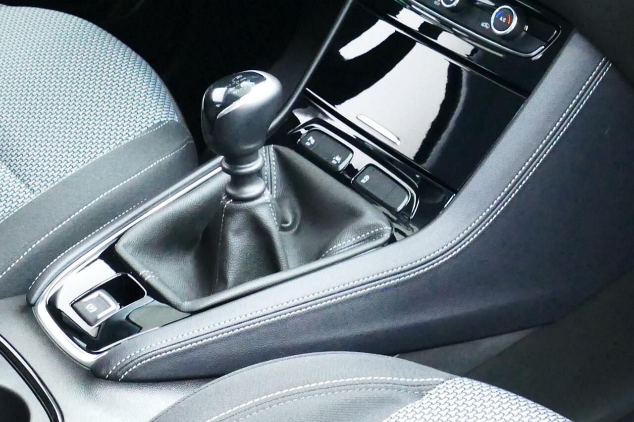 Opel Grandland 1.2 130pk Turbo Edition. Carplay/Android Navi, Clima, Cruise, 17"LMV, Haak 1400kg