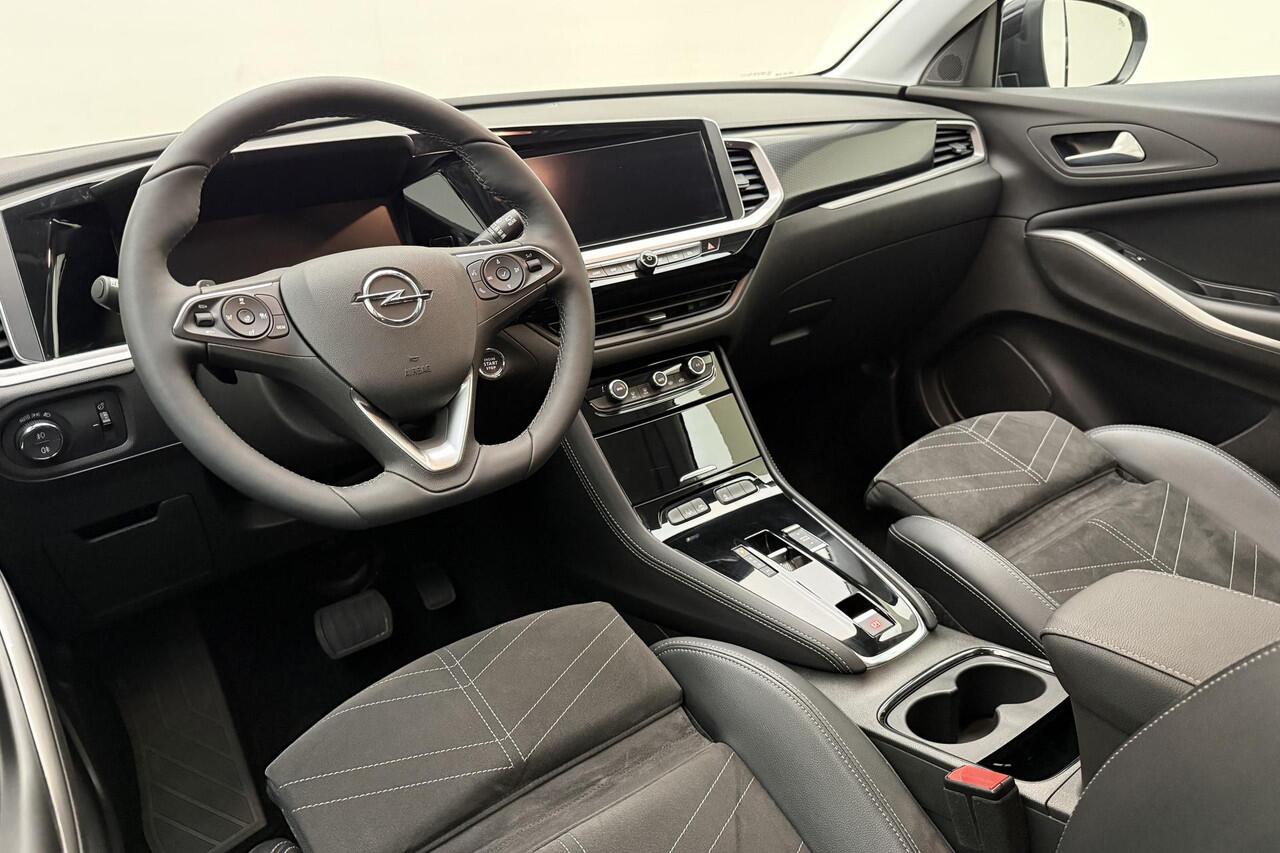Opel Grandland 1.2 Turbo Ultimate | Navigatie | Climate & Cruise Control | Elektrische Achterklep | Stoel & Stuurverwarming |