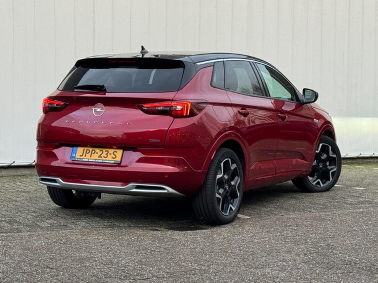 Opel Grandland 1.6 Turbo Plug-In Hybrid Elegance met Navi/Camera, Trekhaak, 19inch, Winterpakket