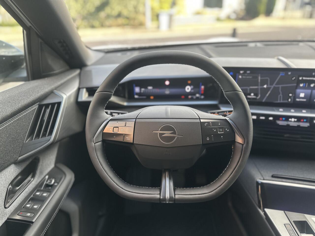 Opel Grandland 1.2 Turbo Hybrid Business Edition Elektrisch bedienbare achterklep/Stoel verwarming.