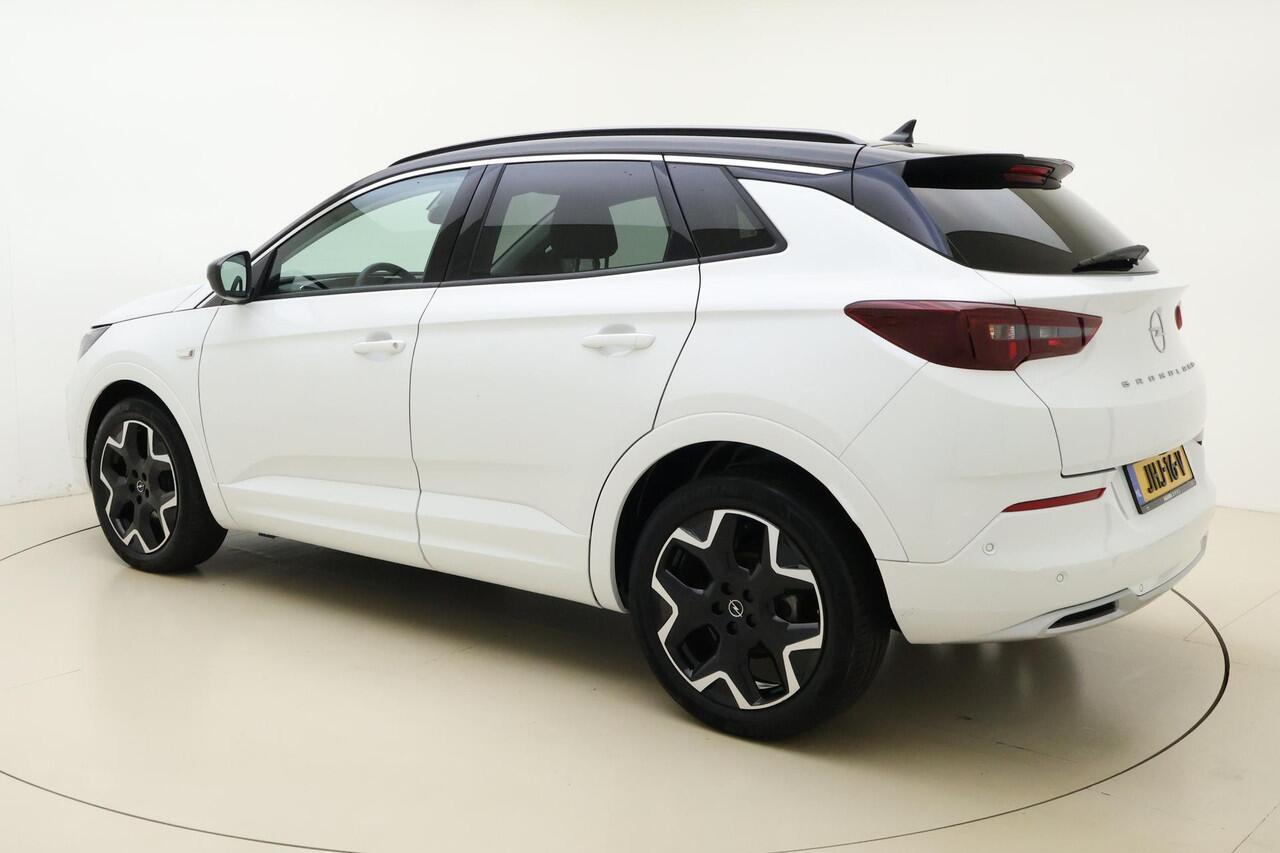 Opel Grandland 1.2 Turbo 130pk Automaat Ultimate | Navigatie | Elektrische Achterklep | Stoel- en stuurverwarming | Climate control | Cruise control | Zwart dak | Alcantara bekleding
