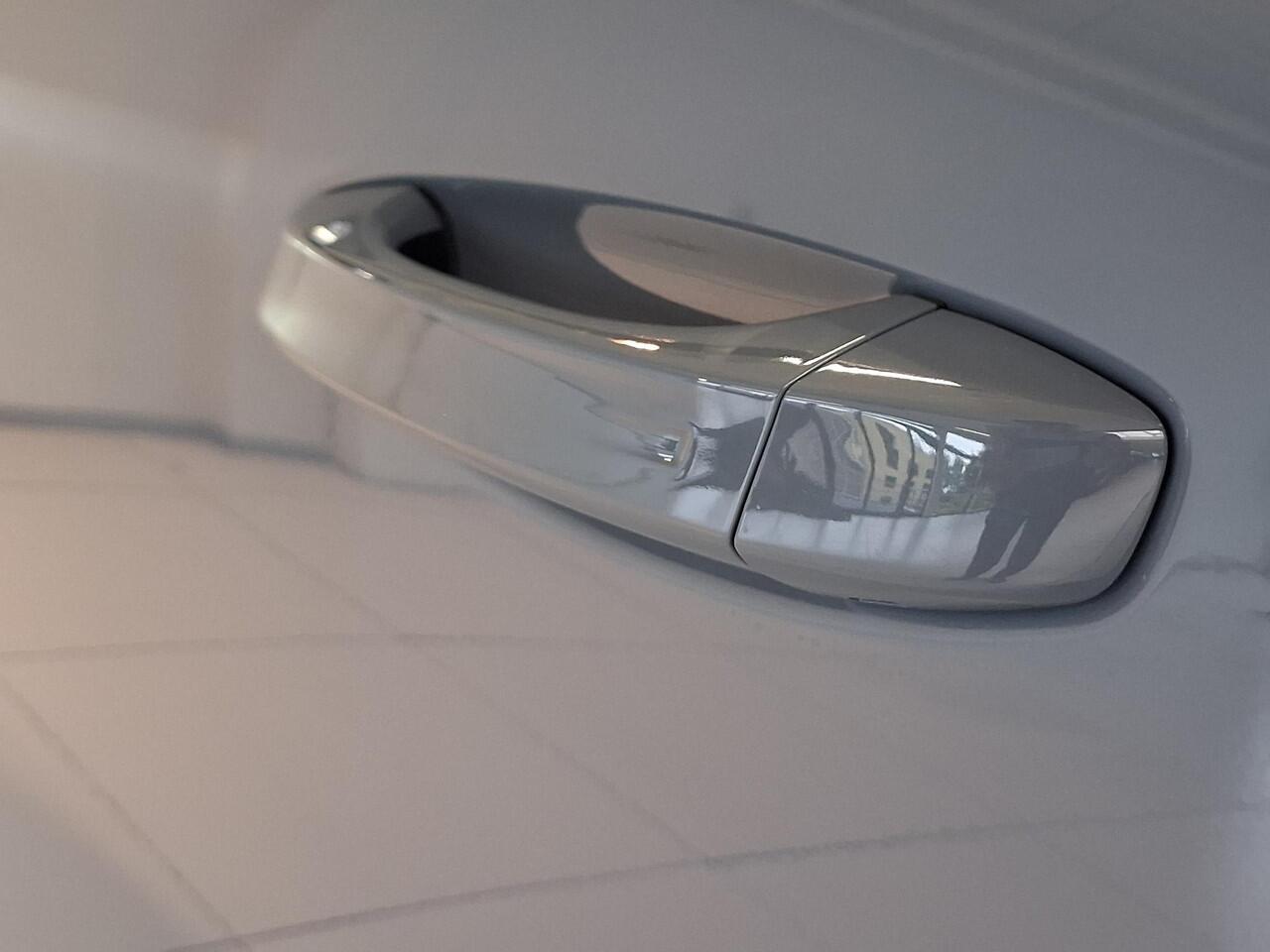 Opel Grandland 1.2 Turbo Hybrid Business Edition Automaat | Navigatie | Panoramisch Schuifdak | Head-Up Display | Elektrische Kofferklep | Focal Hi-Fi |