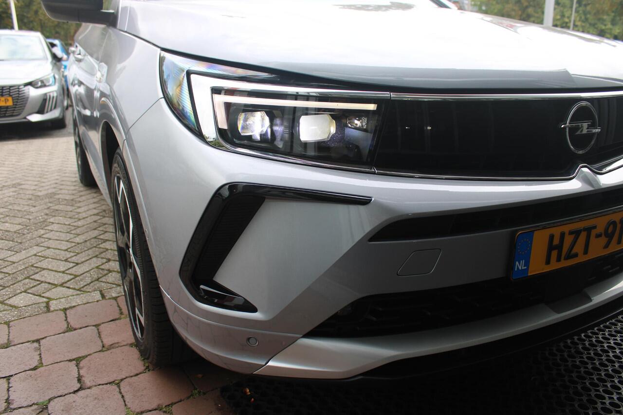Opel Grandland 1.2 Turbo 130PK ULTIMATE EAT8 | FULL LED MATRIX KOPLAMPEN | STOEL/STUUR/VOORRUIT VERWARMING |AGR COMFORT STOELEN | ACHTERUITRIJCAMERA | DODEHOEK DETECTIE | ELEKTRISCH BEDIENBARE ACHTERKLEP | NAVIGATIE | 19" LICHTMETALEN VELGEN | ALCANTARA BEKLEDING | APPL