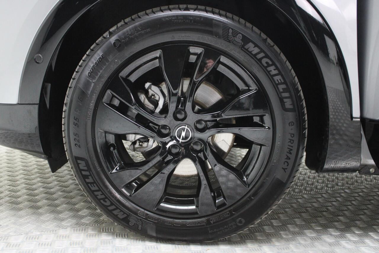 Opel Grandland 1.2 Turbo Hybrid GS ( level 3) | automaat | afn. trekhaak | 4 nw. seizoensbanden | pdc v/a+camera | navi | adaptive cruise control | dodehoek | verwarmde stoelen+stuur | climate | bluetooth | carplay