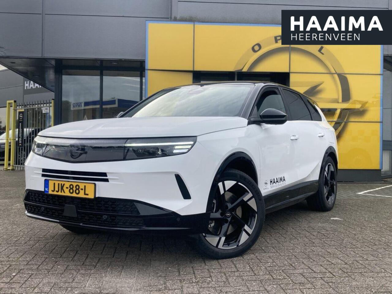 opel-grandland-1.6-turbo-195pk-plug