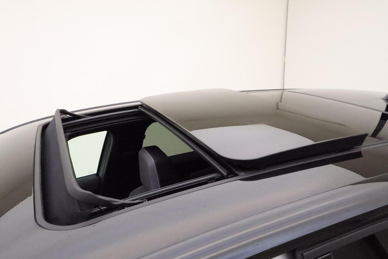 Opel Grandland 1.6 Turbo Plug-in-Hybrid GS | 7.4 KW boardlader | Rondomzicht camera | LED matrix | 20'' lichtmetalen velgen | Panoramadak | AGR stoel | Elektrische achterklep