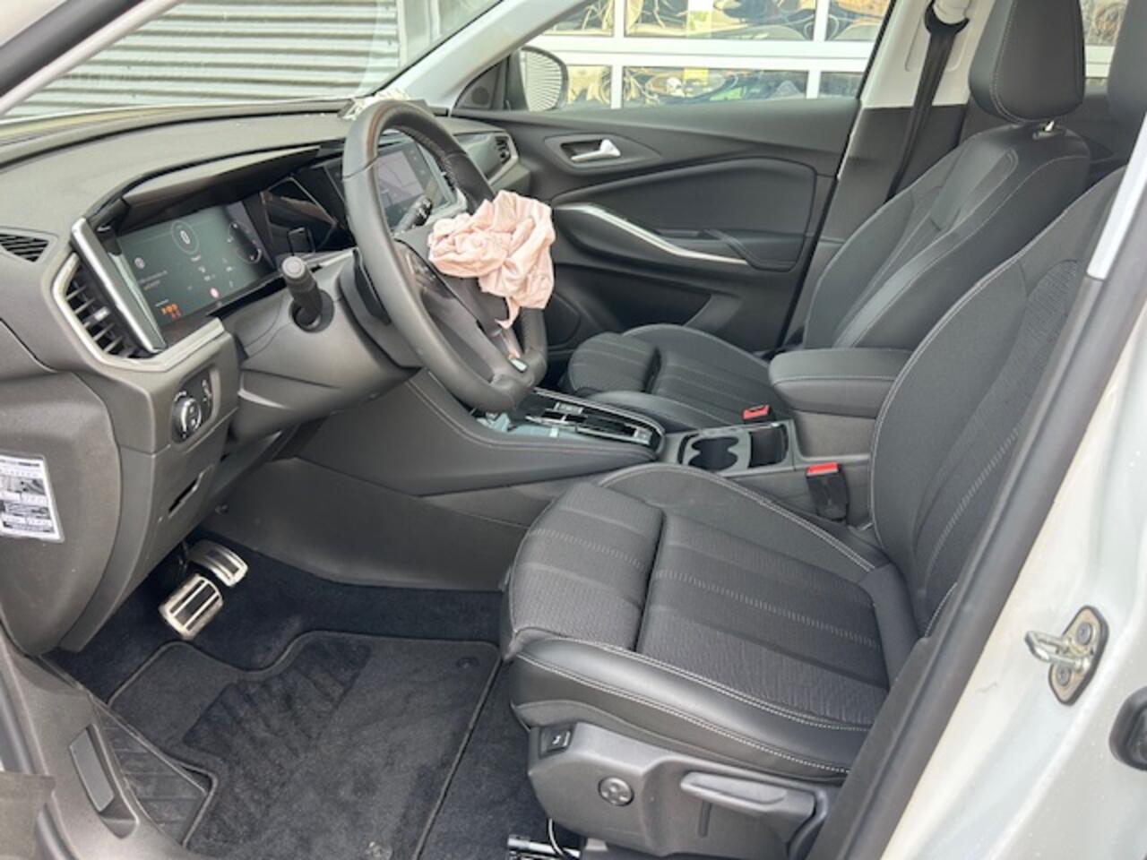 Opel Grandland 1.2 Turbo Level 3