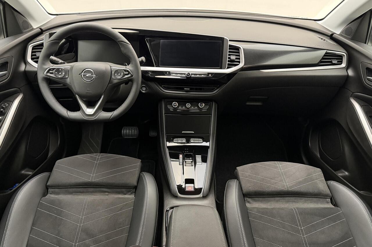 Opel Grandland 1.2 Turbo 130pk Automaat Ultimate | Navigatie | Elektrische Achterklep | Stoel- en stuurverwarming | Climate control | Cruise control | Zwart dak | Alcantara bekleding