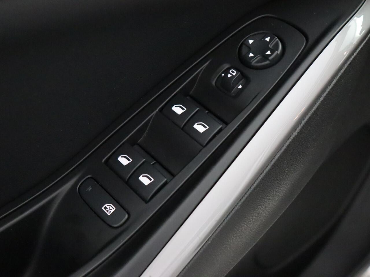 Opel Grandland 1.6 Turbo Plug-In Hybrid 4x4 GSe (Verw. voorruit / Camera / Navi / Elek. achterklep / ACC)