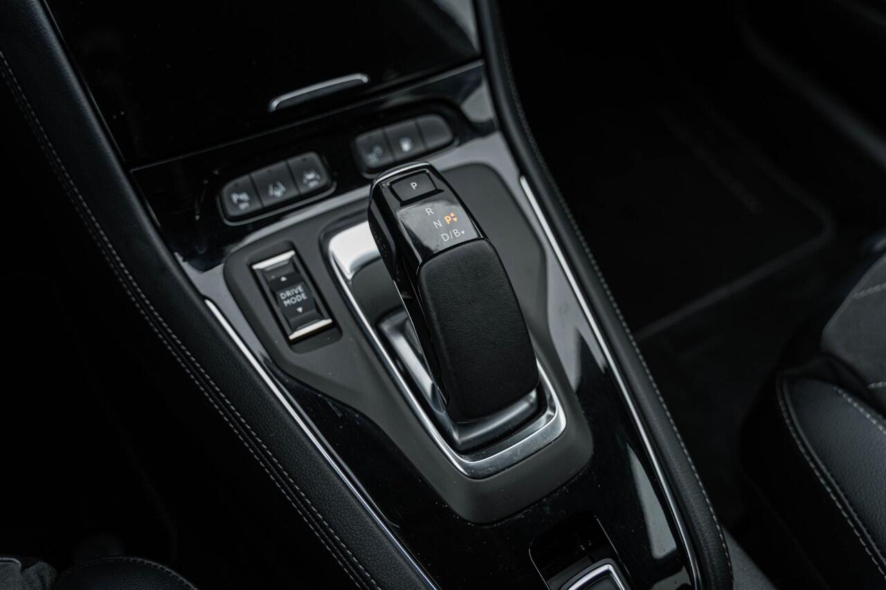 Opel Grandland 1.6 Turbo Plug-In Hybrid GS | Adaptive Cruise Control | Stoel & Stuurwiel Verwarmd | Zwart Dak | Keyless Entry | Half Alcantara Half Leren Bekleding | Apple Carplay | Sfeerverlichting