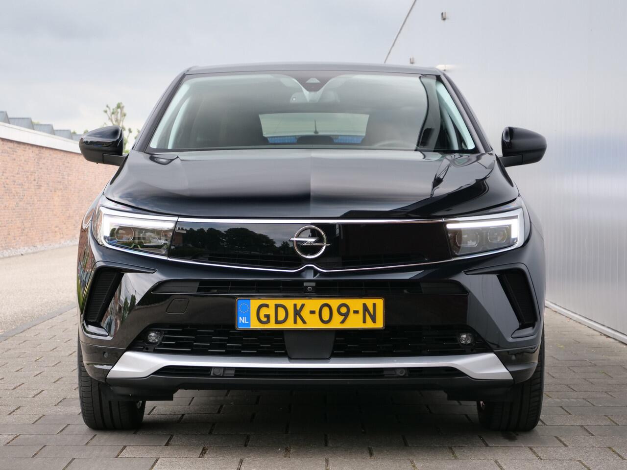 Opel Grandland 1.2 Turbo 130pk Ultimate AUTOMAAT 19 inch / Apple Carplay / LED-koplampen / Comfortstoelen