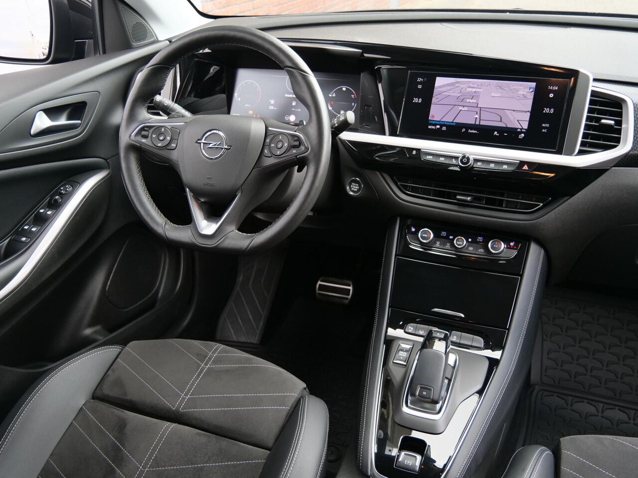 Opel Grandland 1.2 Turbo 130pk Ultimate AUTOMAAT 19 inch / Apple Carplay / LED-koplampen / Comfortstoelen