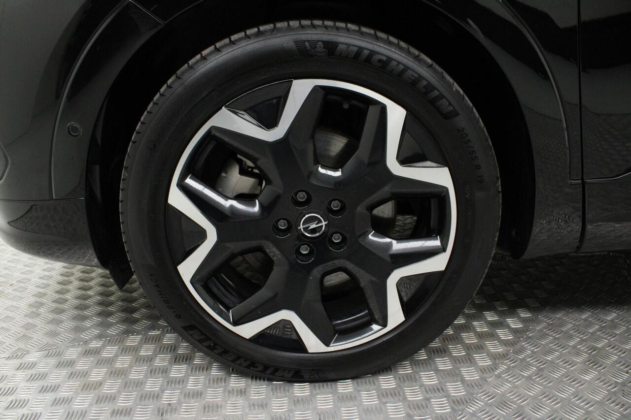 Opel Grandland 1.6 Turbo Plug-In Hybrid Ultimate | automaat | Trekhaak Afneembaar | climate | blind spot | electr. achterklep | pdc v/a+ camera | alcantara | camera 360° | bluetooth | stoel-stuurverwarming