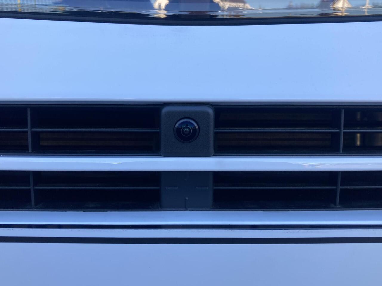 Opel Grandland 1.2 Turbo Hybrid Business Edition | NIEUW | DIRECT LEVERBAAR | Navigatie | Lederen bekleding | Adaptive Cruise Control | Camera | Focal | Glazen schuifdak | LED Matrix | 19" Lichtmetalen velgen