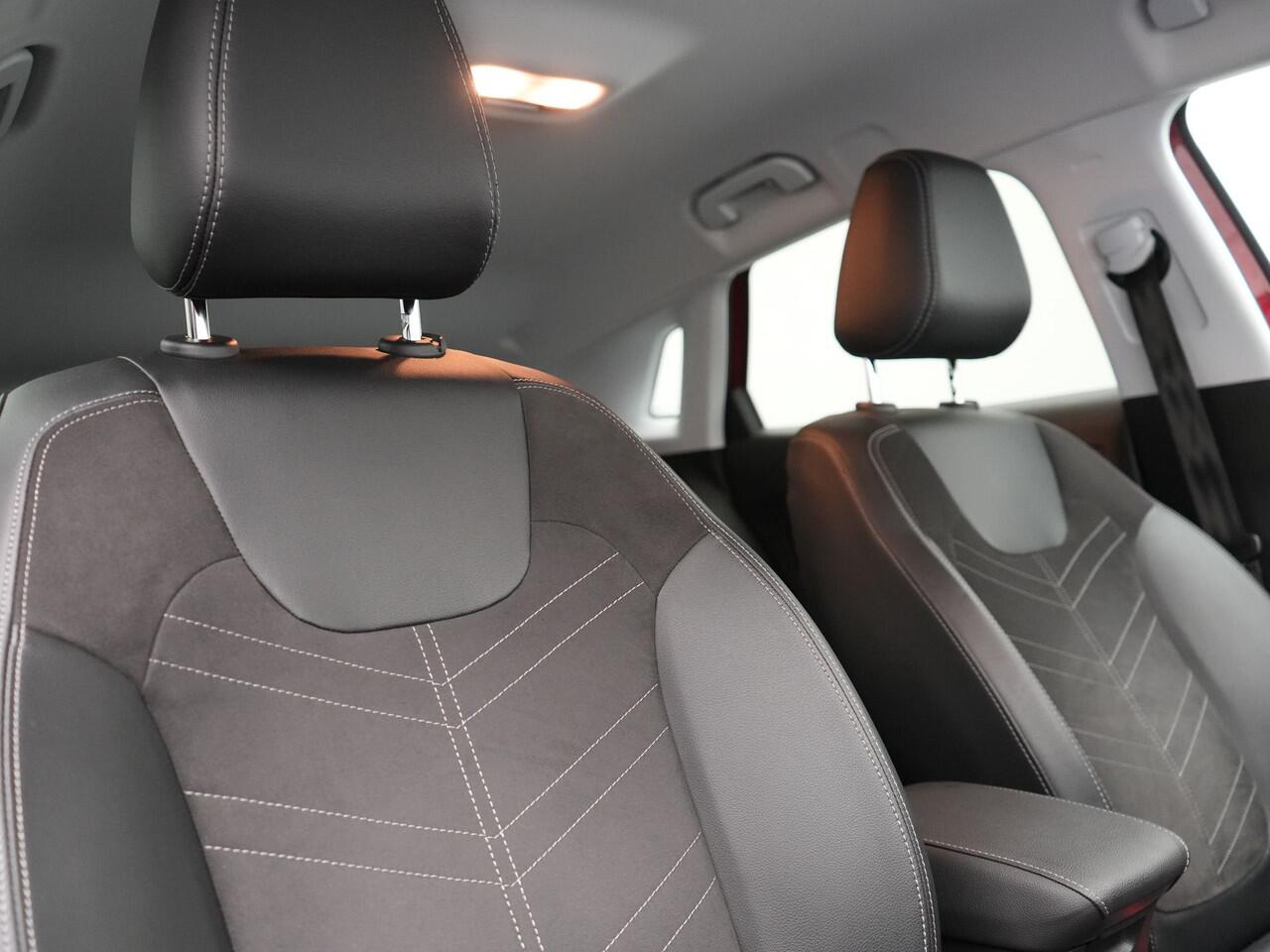 Opel Grandland 1.6 Turbo GS Line NIEUW MODEL Plug In Hybrid 225pk Dealer O.H PHEV | Adaptive Cruise | 360 Camera | Matrix LED | Black Optic | Alcantara Sporstoelen Verwarmd | Apple Carplay | Sfeerverlichting | Navigatie | Virtual | DAB | 18"L.M |