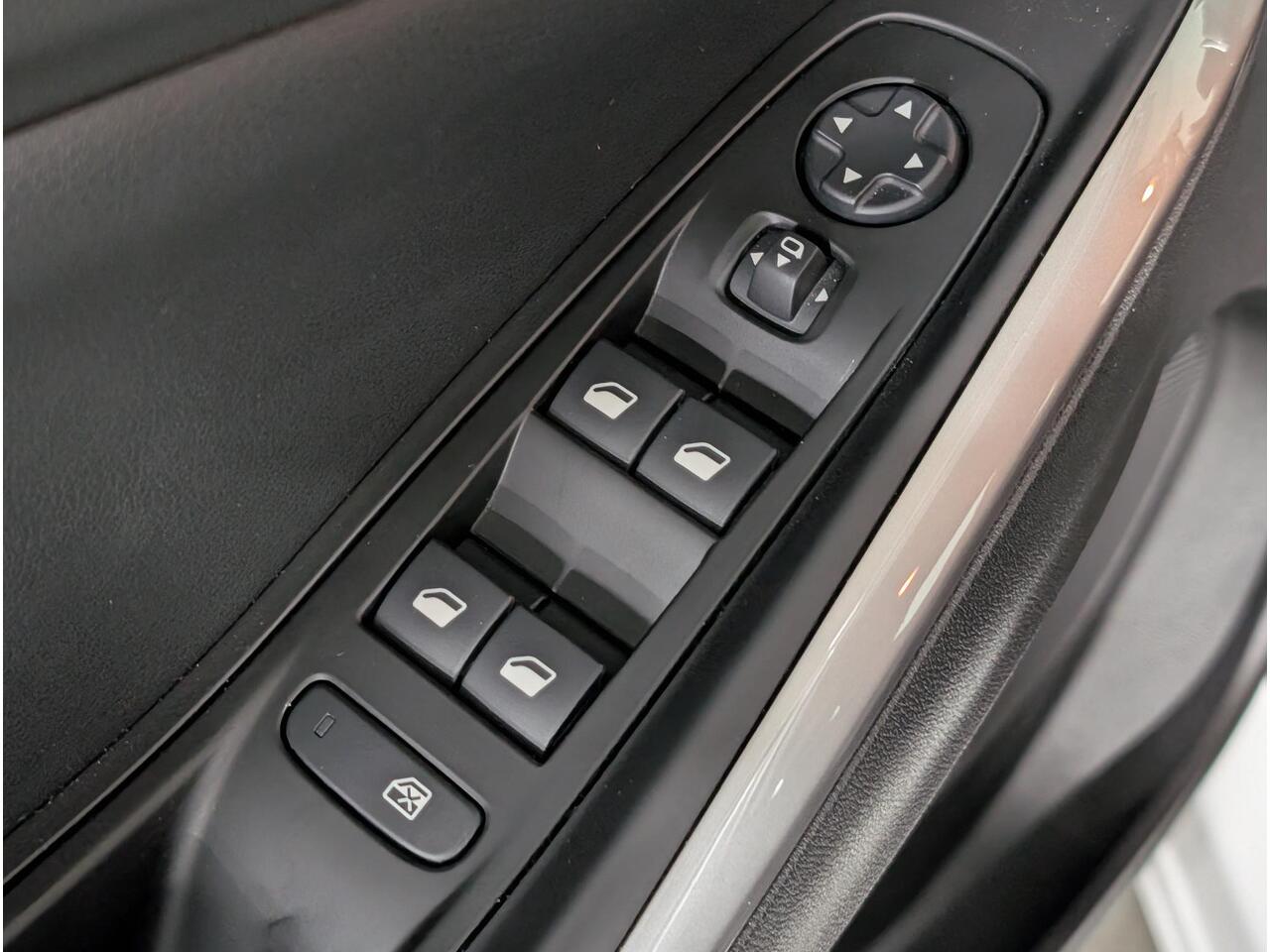 Opel Grandland GS 1.2 Turbo 130pk | ALL SEASON BANDEN | AGR-STOELEN | 360° CAMERA | STOEL + STUURVERW. | DODEHOEKBEW. | NAVI | ISOFIX |