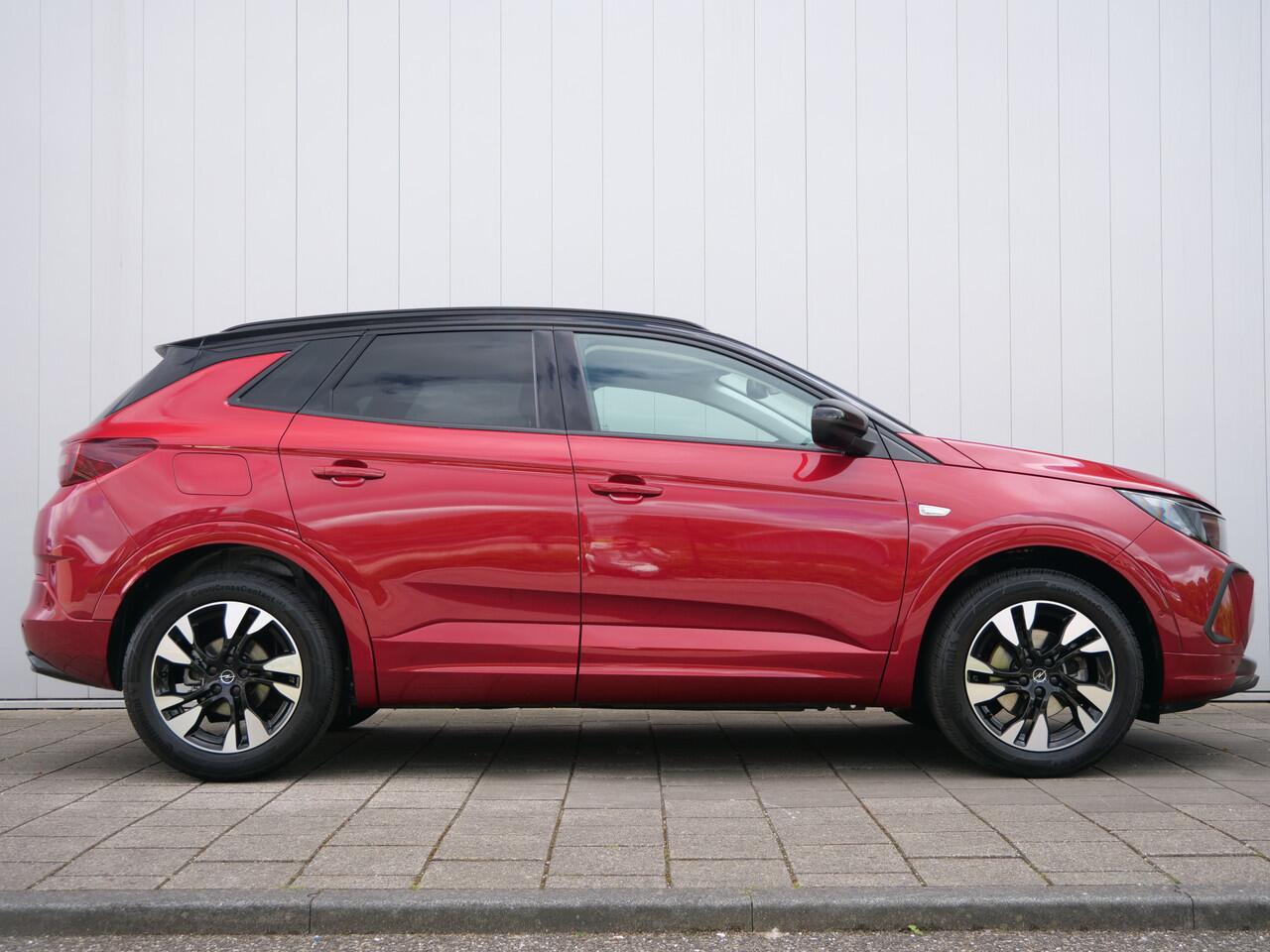 Opel Grandland 1.2 Turbo 130pk Ultimate Automaat LED / Navigatie / Camera