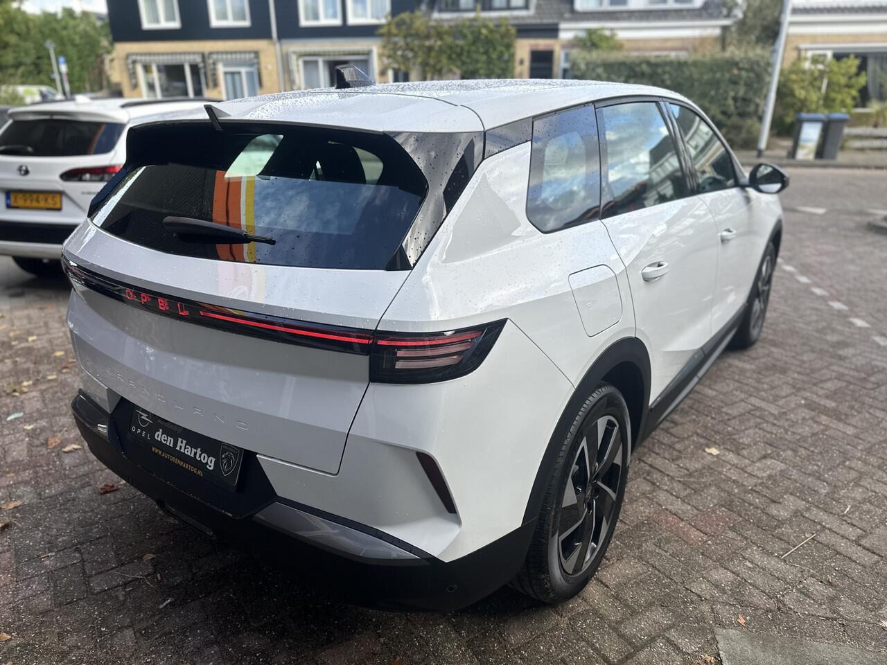 Opel Grandland 1.2 Turbo Hybrid Business Edition Elektrisch bedienbare achterklep/Stoel verwarming.