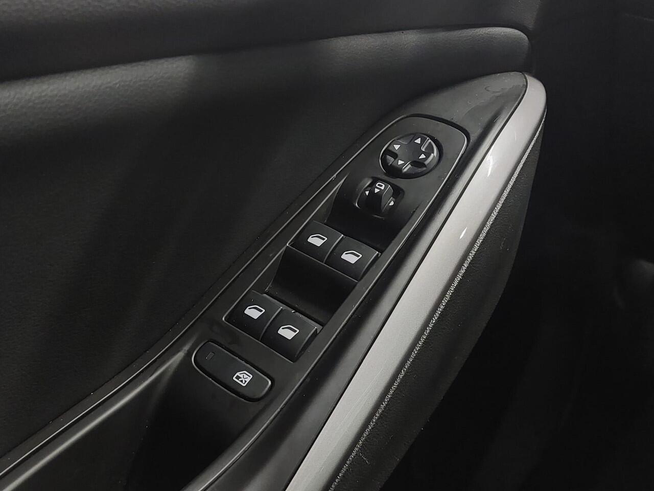 Opel Grandland 1.2 Turbo GS | ¤ 1.000 INRUILPREMIE | Automaat | Camera | Carplay | Airco | Navi | LM velgen | Stuur - Stoelverwarming | ( Vestiging - Nieuwegein )