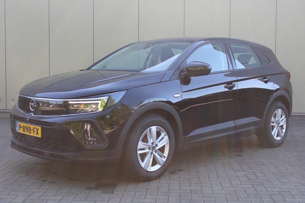 Opel Grandland 1.2 Turbo 131pk Edition | Achteruitrijcamera | Trekhaak | Stoelverwarming | Navigatie | Carplay