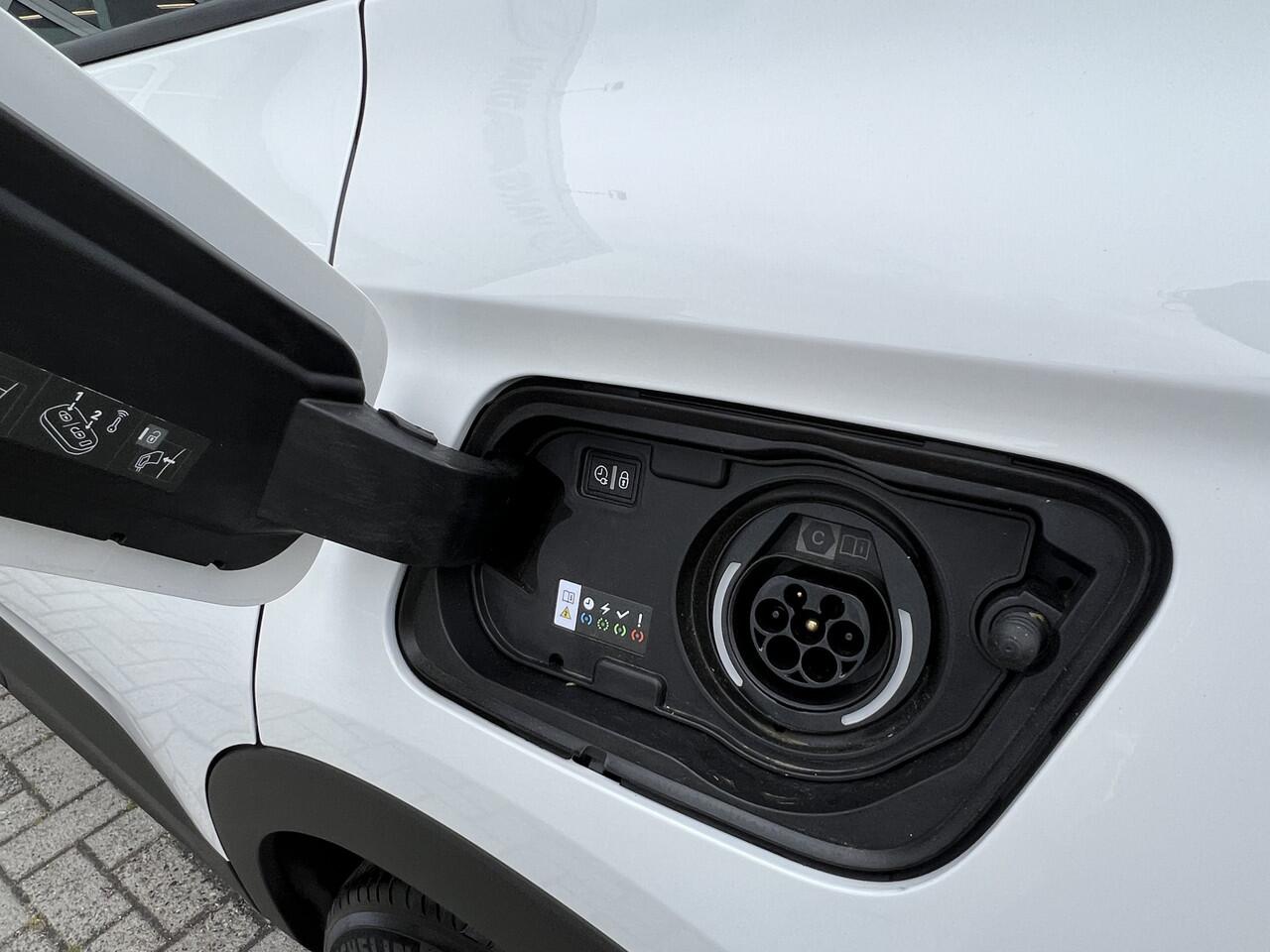 Opel Grandland 1.6 Turbo Plug-In Hybrid | Navigatie/Android/Apple Carplay | LM Velgen 18" | Achteruitrijcamera | Adaptive Cruise Control | Stuur Verwarmd |