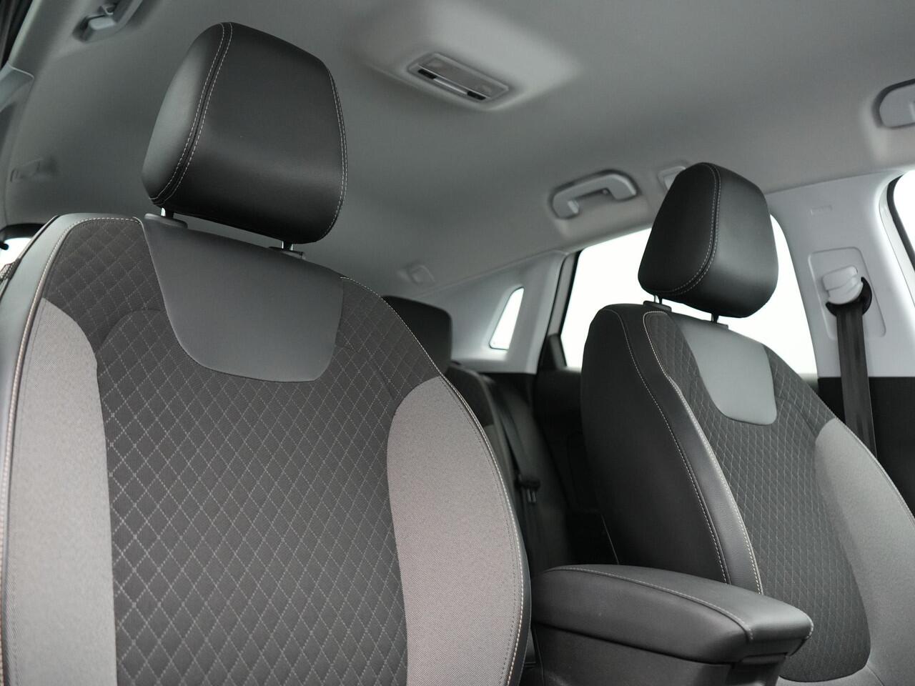 Opel Grandland Turbo Business Elegance 131pk | Camera | Cruise Control | Lederen Sportstoelen Verwarmd | Park Assist | Apple Carplay | Verwarmd Stuur | Navigatie | Virtual | DAB |