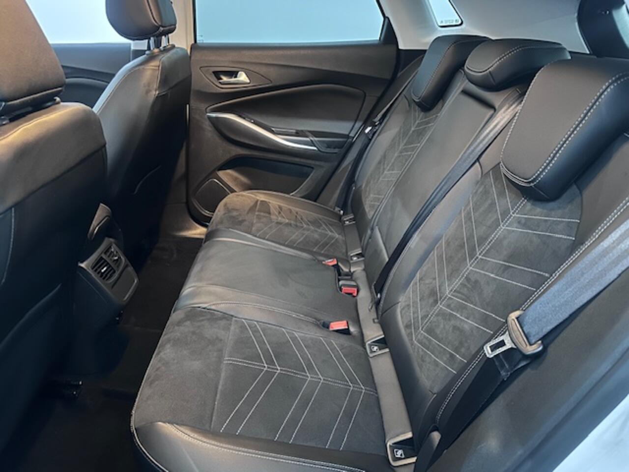 Opel Grandland 1.2 Turbo Ultimate Navi, Clima, Winterpakket Camera