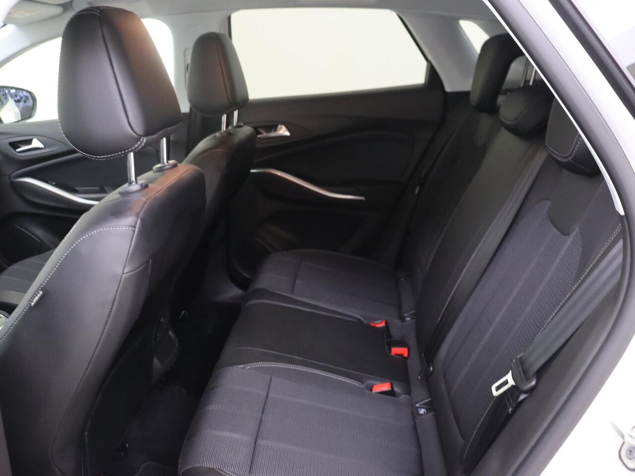 Opel Grandland 1.2 Turbo Level 4 GS | Carplay | Clima | Camera | Afneembare Trekhaak |