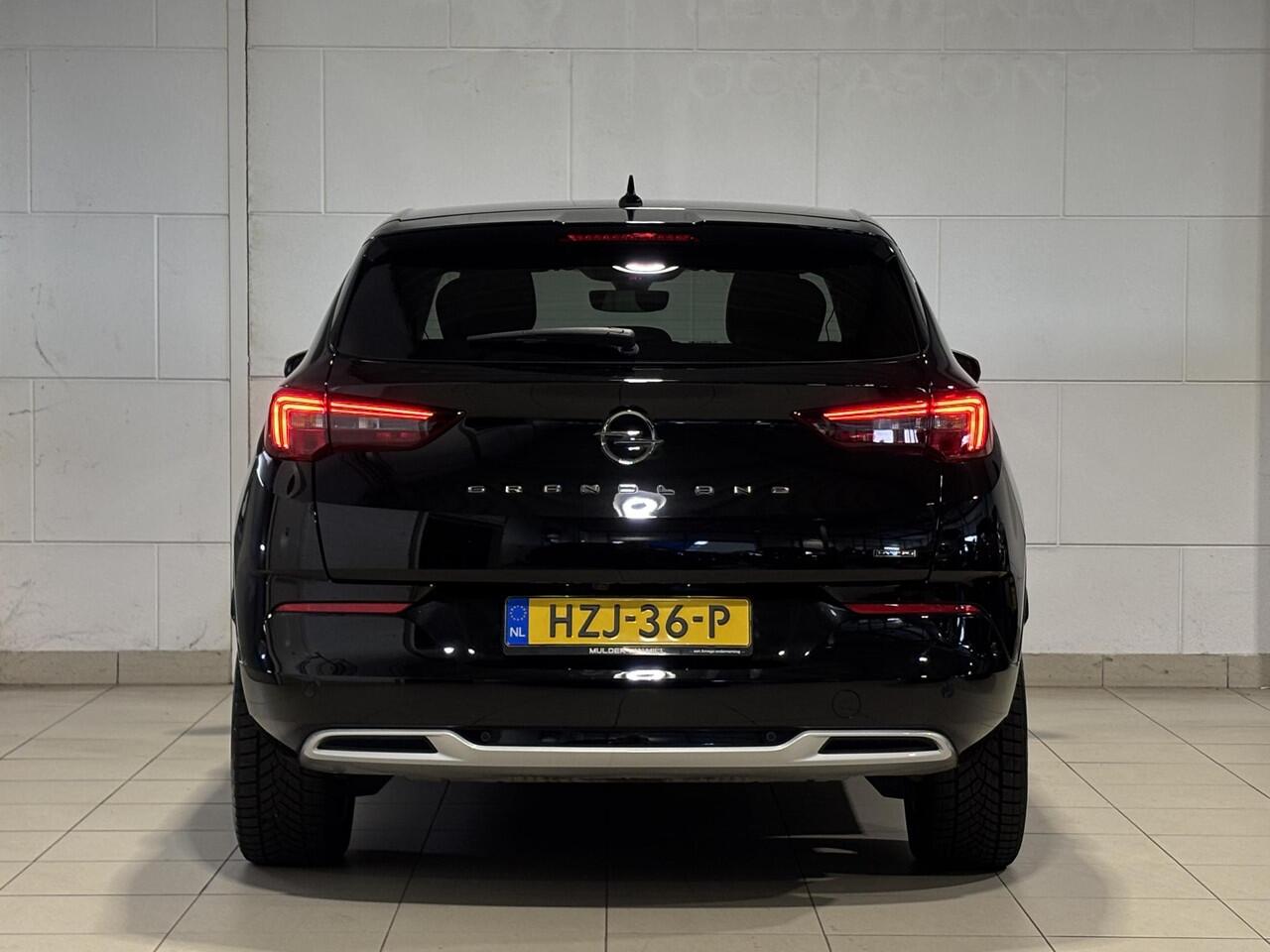Opel Grandland Ultimate 1.6 HYbrid PHEV 225pk | ALCANTARA/LEDER | LED PIXEL VERLICHTING | KEYLESS | WINTER PACK | ISOFIX | NAVI PRO |
