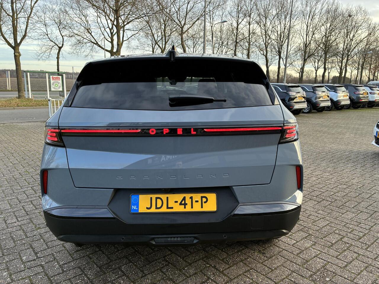 Opel Grandland 145 pk Mild Hybrid Automaat Business Edition | Navigatie | AGR Stoelen | ECC | LED Verlichting | Privat Glas | Camera | 19" LM Velgen | Keyless |