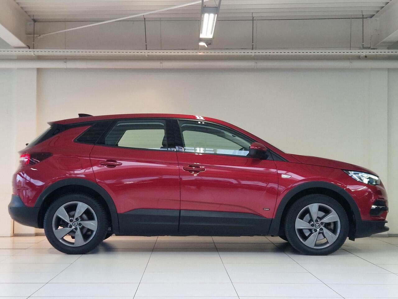 Opel Grandland 1.6 Turbo Plug-In Hybrid Business Elegance SOH 90,5% | Navigatie | Parkeersensoren voor en achter | Apple Carplay/Android Auto