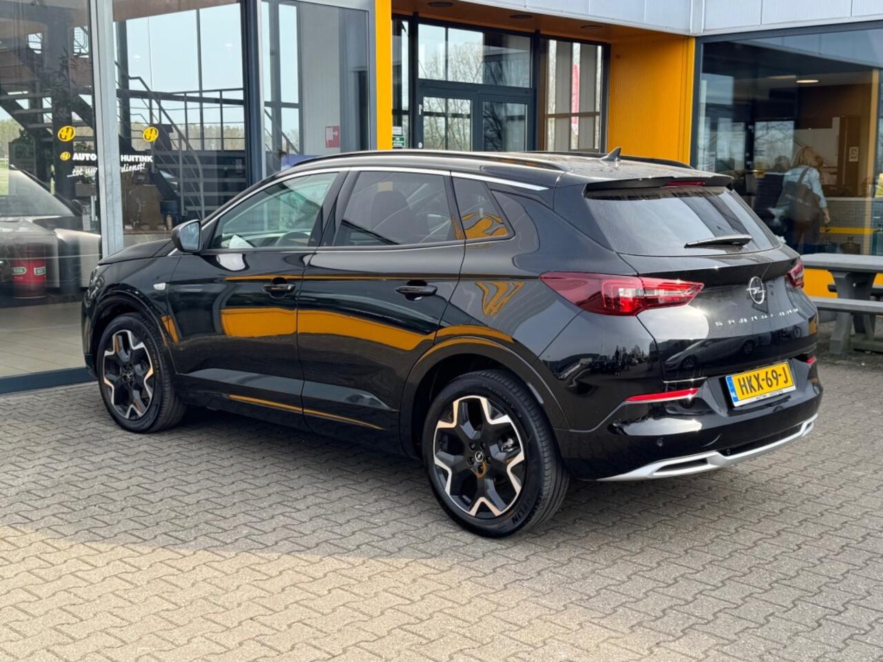 Opel Grandland 1.2 T 130 pk Ultimate - Navi - camera - stoel/stuurver.