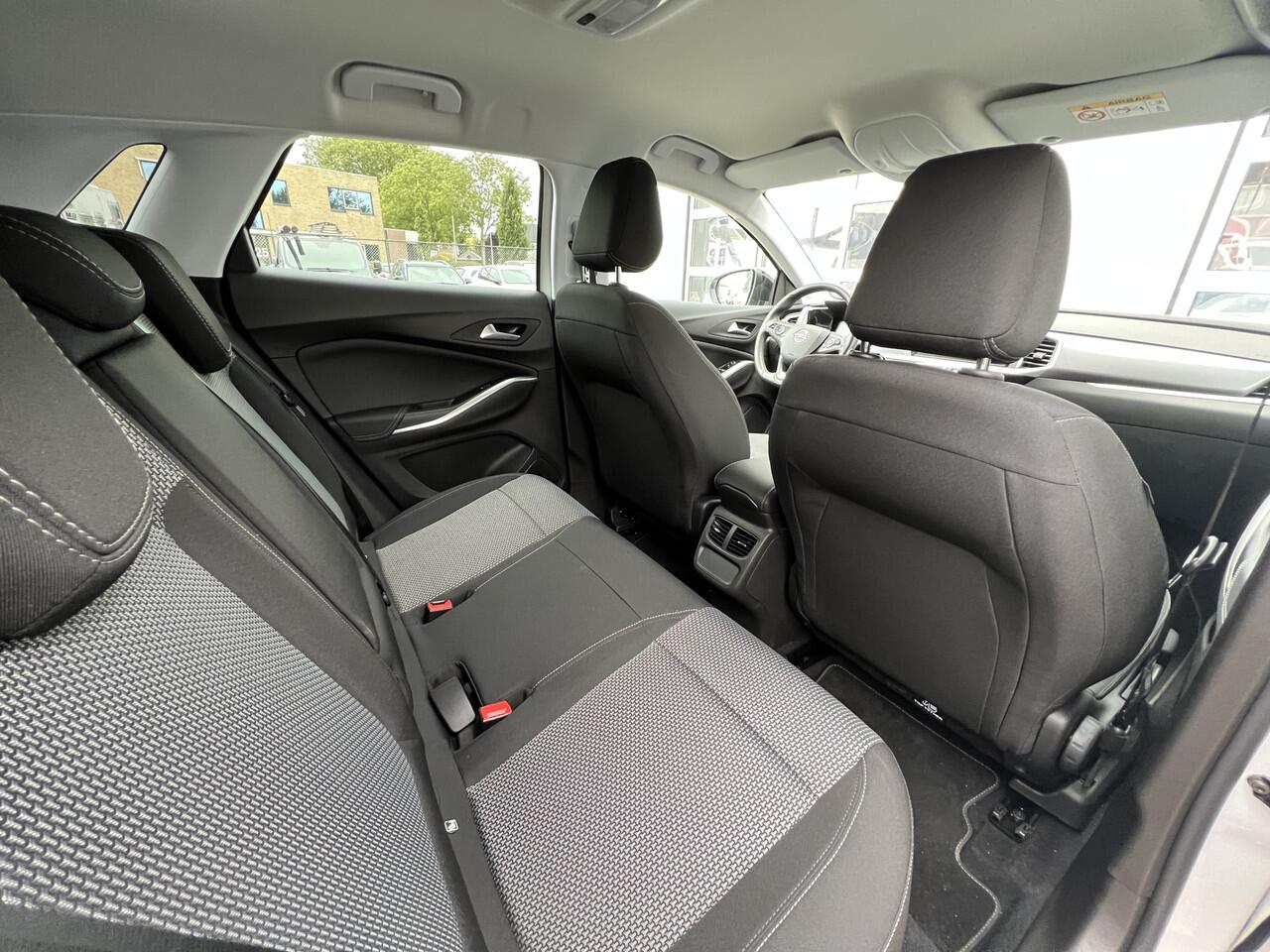 Opel Grandland 1.6 Turbo Plug-In Hybrid | Navigatie/Android/Apple Carplay | LM Velgen 18" | Achteruitrijcamera | Adaptive Cruise Control | Stuur Verwarmd |