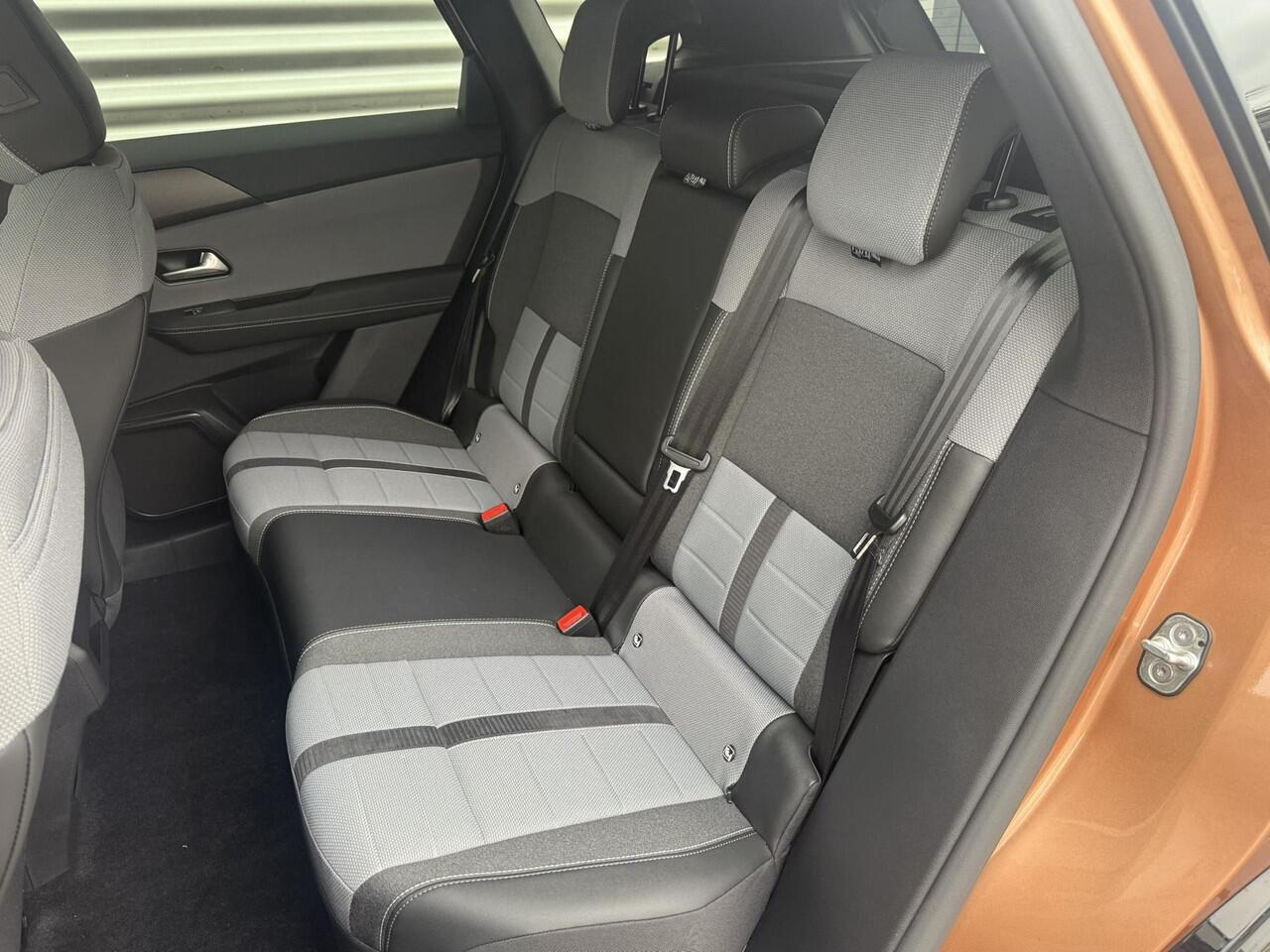 Opel Grandland Electric GS 73kWh 210pk | FOCAL | 360° CAMERA | NAVI | ELEKT. ACHTERKLEP | AGR STOELEN | PANO DAK |