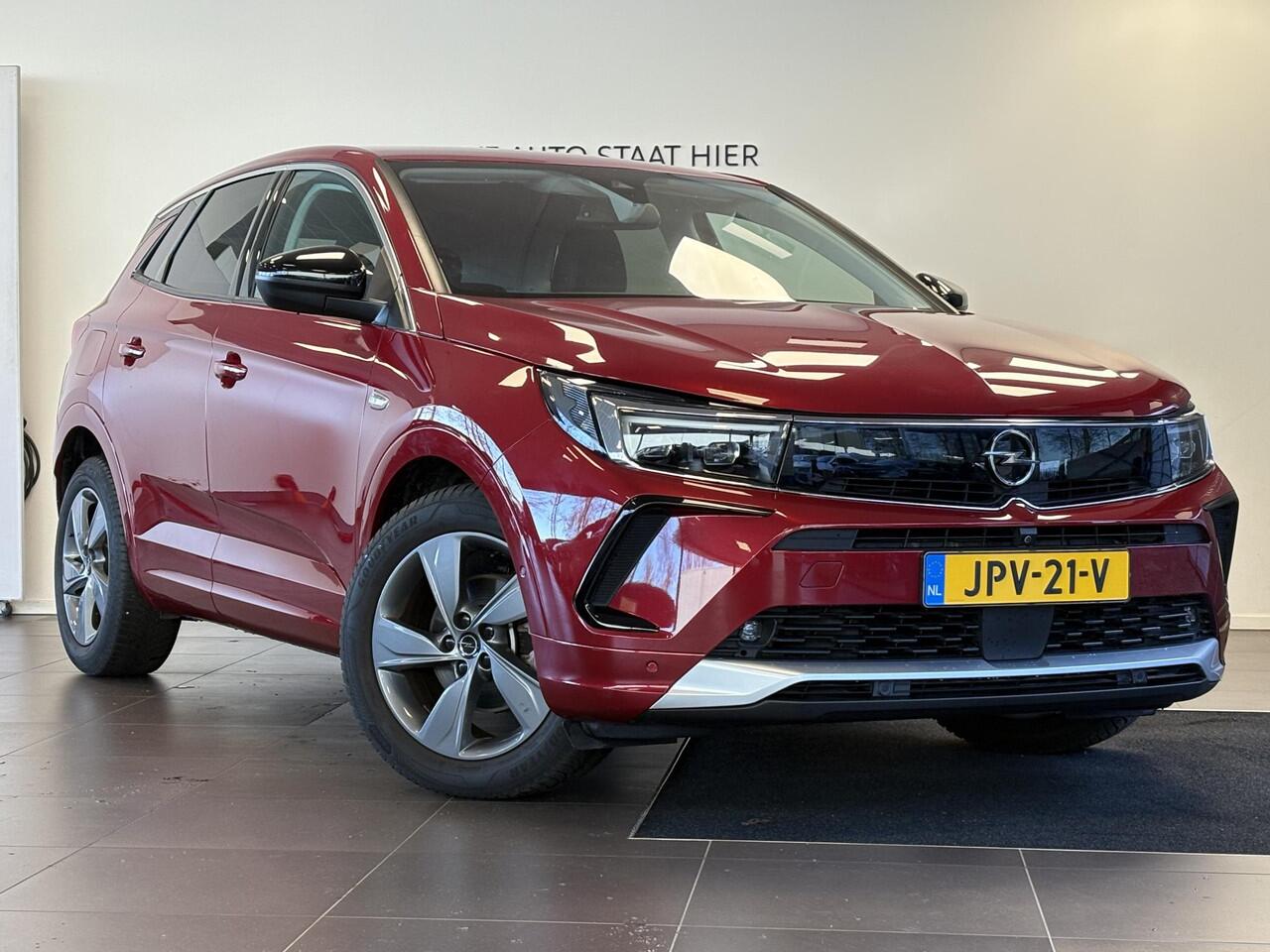 Opel Grandland Elegance 1.2 Turbo 130pk | ALL SEASON BANDEN | AGR-STOEL | LED PIXEL VERLICHTING | 360° CAMERA | DODEHOEKBEW. | NAVI | ISOFIX |