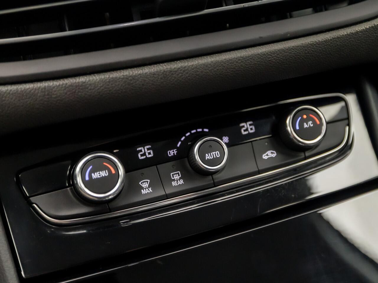 Opel Grandland 1.2 Turbo Elegance Sport Automaat (VIRTUAL COCKPIT, APPLE CARPLAY, GROOT NAVI, 360 CAMERA, SPORTSTOELEN, LEDER, LANE ASSIST, NIEUWE APK, NIEUWSTAAT)