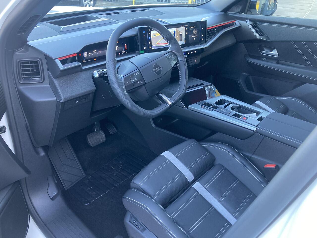 Opel Grandland 1.2 Turbo Hybrid Business Edition | NIEUW | DIRECT LEVERBAAR | Navigatie | Lederen bekleding | Adaptive Cruise Control | Camera | Focal | Glazen schuifdak | LED Matrix | 19" Lichtmetalen velgen