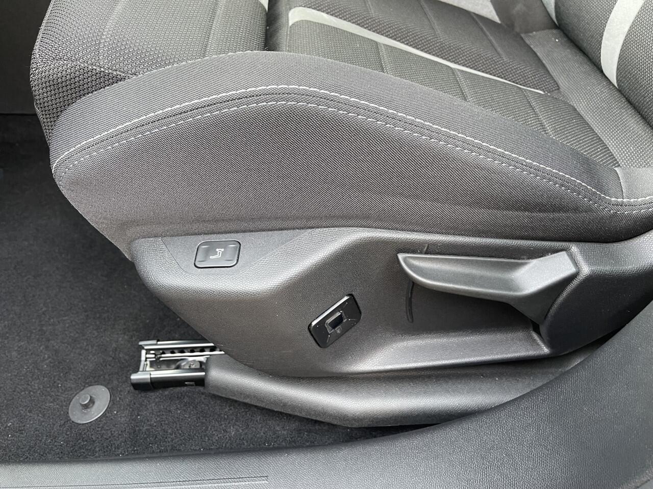 Opel Grandland 1.2 Turbo Hybrid Edition 19 inch/Navi/Dodehoek sensor/Stoel+stuurverwaring.