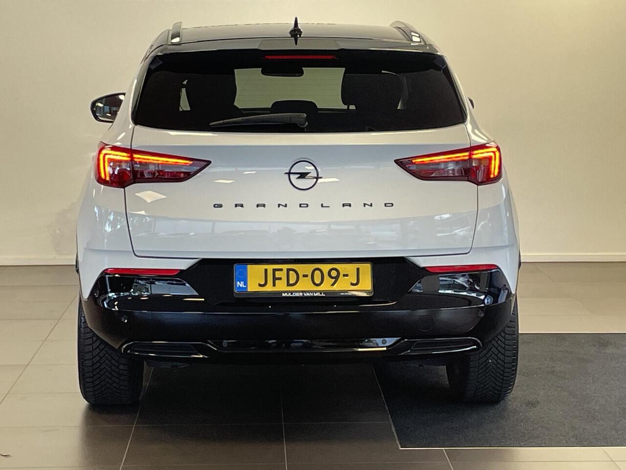 Opel Grandland GS 1.2 Turbo 130pk EAT8 | AGR-STOELEN | NAVI | STOEL- EN STUURVERW. | ISOFIX | FULL LED | CAMERA |