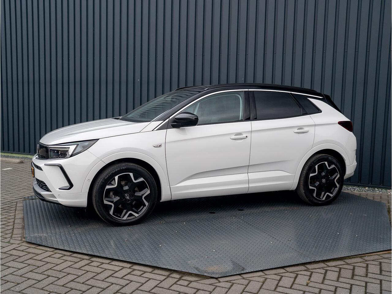 Opel Grandland 1.2 Turbo Ultimate | Led Matrix | Elk A-klep | Keyless | Prijs Rijklaar!!