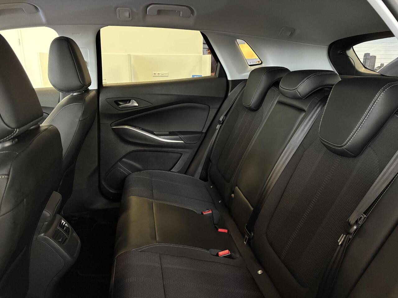 Opel Grandland Business Elegance 1.6 PHEV 225pk Hybrid e-EAT8 | TREKHAAK | LED PIXEL | 360° CAMERA | KEYLESS | ELEK. A.KLEP | NAVI PRO |