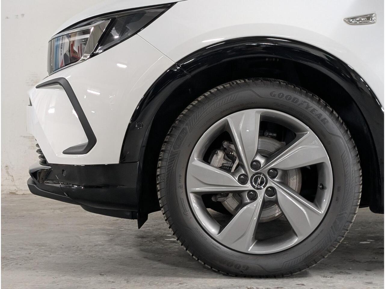 Opel Grandland GS 1.2 Turbo 130pk | ALL SEASON BANDEN | AGR-STOELEN | 360° CAMERA | STOEL + STUURVERW. | DODEHOEKBEW. | NAVI | ISOFIX |