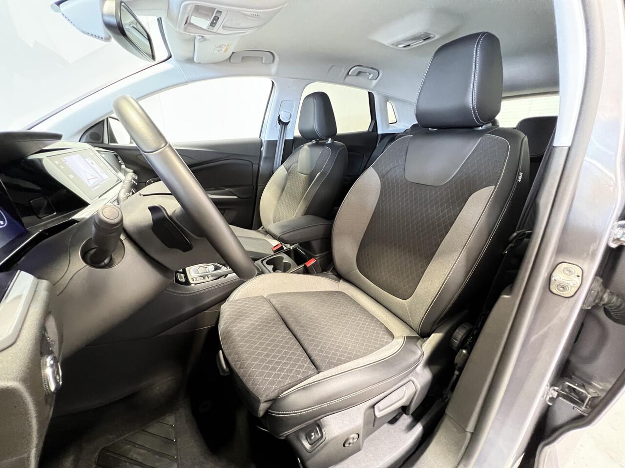 Opel Grandland 1.2 Turbo GS Line | Navigatie/Android/Apple Carplay | LM Velgen 18" | Achteruitrijcamera | Cruise Control | DAB | Airco |