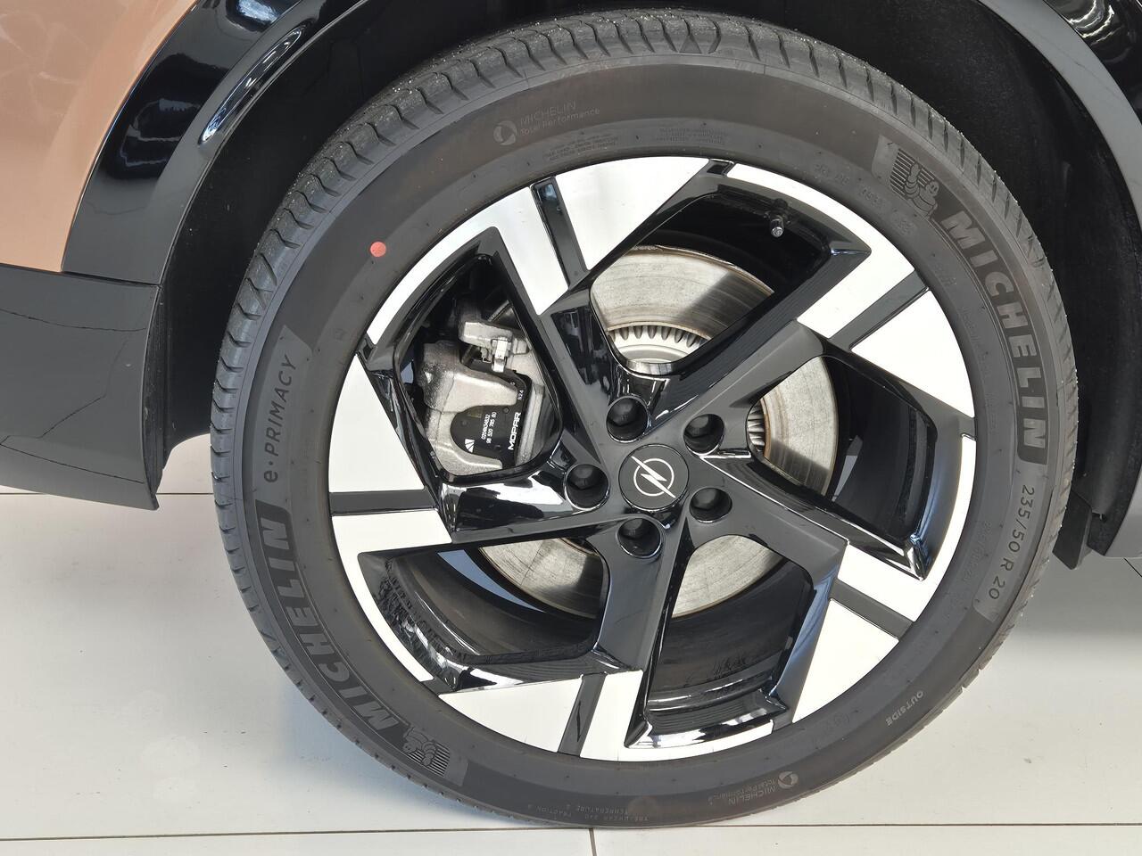 Opel Grandland Electric GS 73 kWh Head-Up Display | Panoramisch-Schuif/Kanteldak| 360° Camera | Navigatie | Stoel/Stuurverwarming | Apple Carplay/Android Auto |